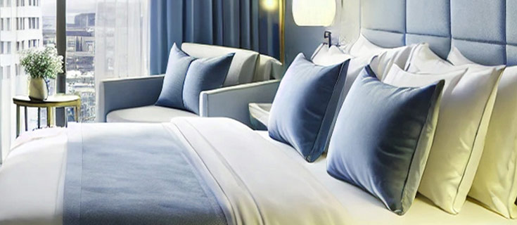 Hotel room for Chicago Marathon 2025